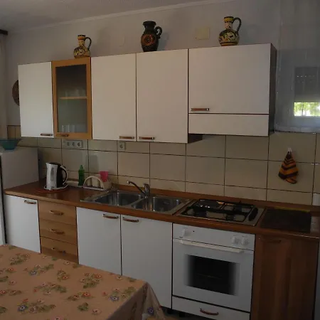 Apartment Edita 21 Pax *