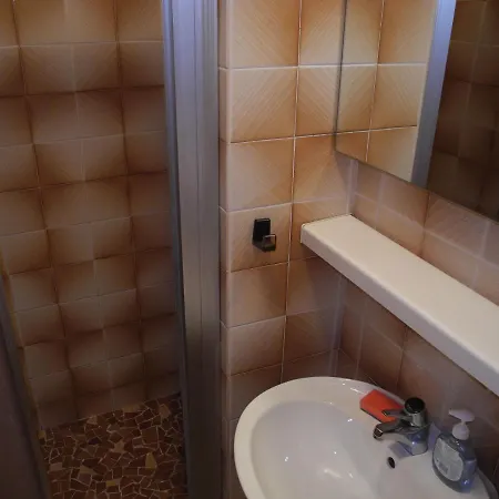 Edita 21 Pax Apartment