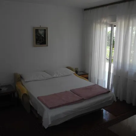Apartment Edita 21 Pax *