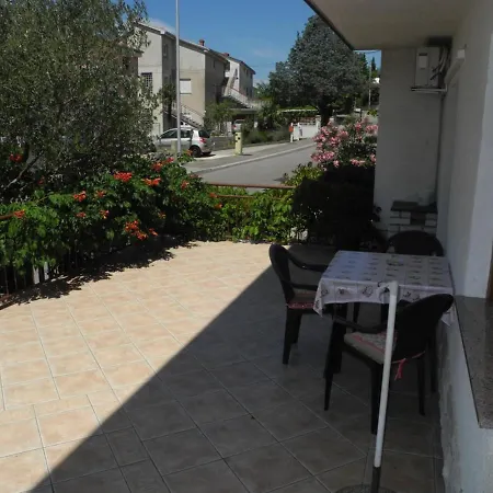 Edita 21 Pax Apartment